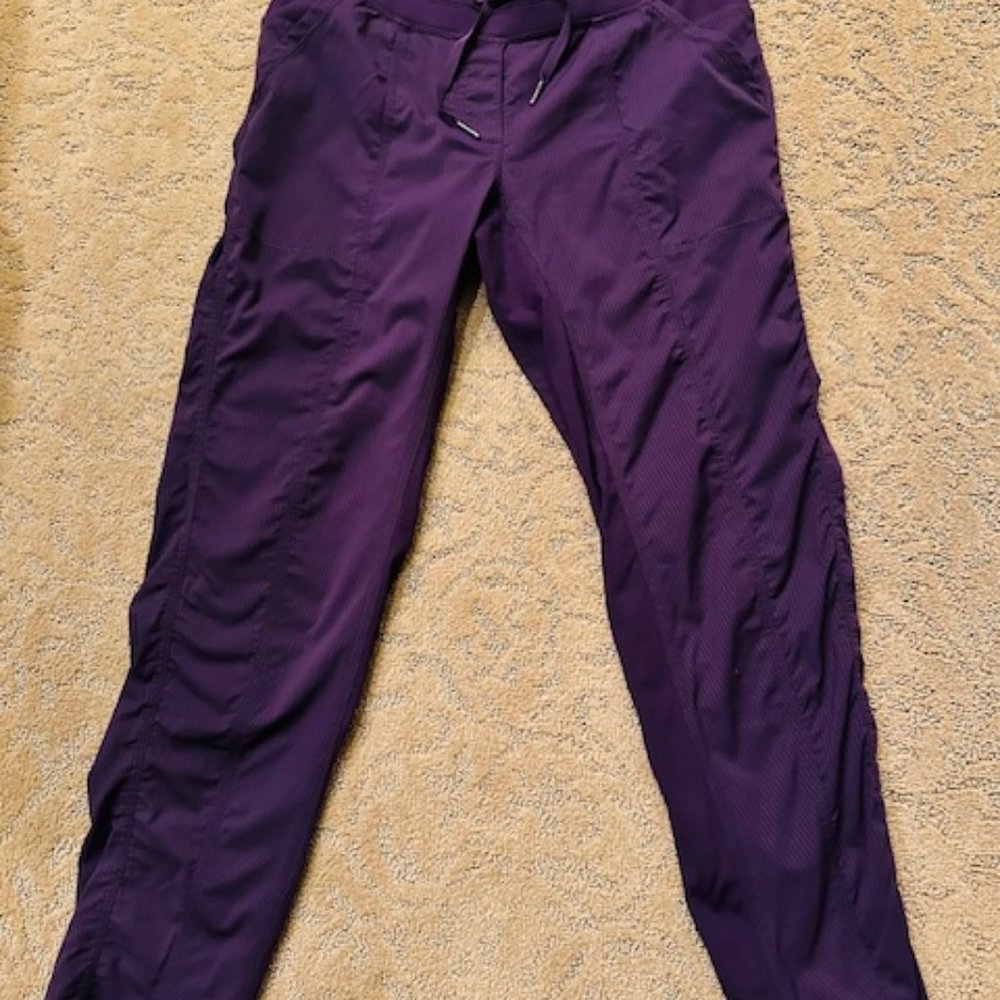 Lululemon Cassis Future Varsity Drop Crotch Tapered  3/4Trouser Pants - 8